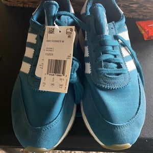 Adidas women’s shoes size 7.5 NWT!!!